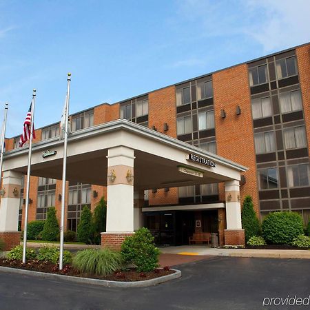 Radisson Hotel And Suites Chelmsford-Lowell Bagian luar foto